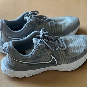 Nike React Infinity Run Flyknit Men’s Sneakers Gray Size 8
